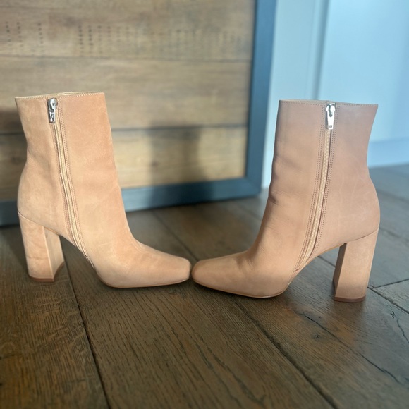 Steve Madden Lourdes Tan Ankle Boot - Picture 4 of 7
